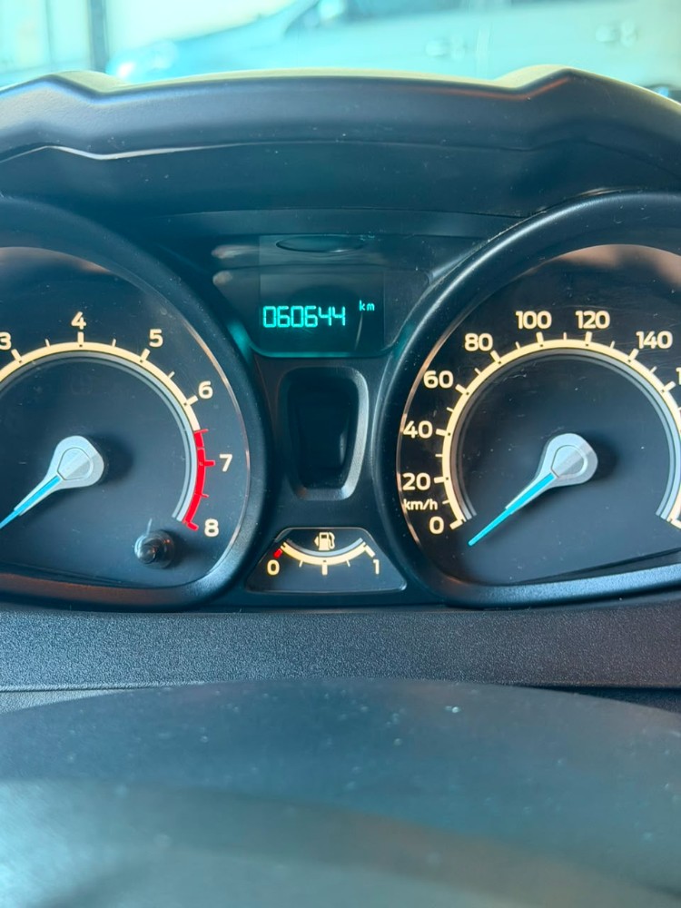 Ford Fiesta SE PLUS — foto 6